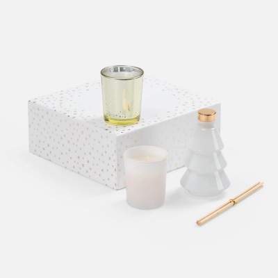 
                                                Festive Touch set, white
                                                