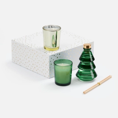 
                                                Festive Touch set, green
                                                