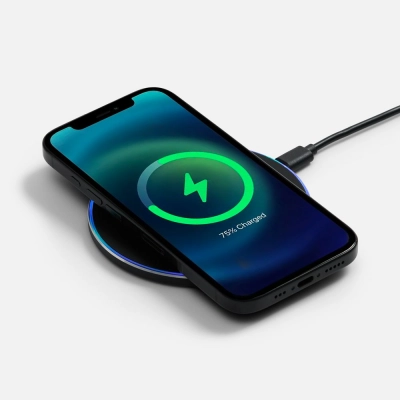 
                                                Беспроводное зарядное устройство с подсветкой Lightcore, черное
                                                