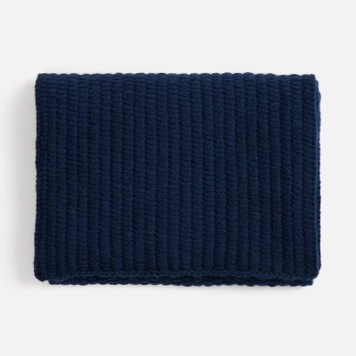 
                                                Frissonelle dark blue scarf.
                                                