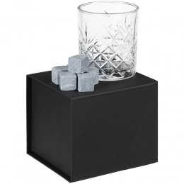 Timeless black whiskey set.