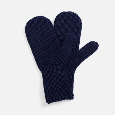 
                                                Catch Match dark blue mittens.
                                                