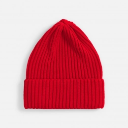 Bright red Yong cap.