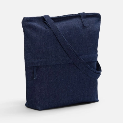 
                                                Denimate dark blue shopping bag.
                                                