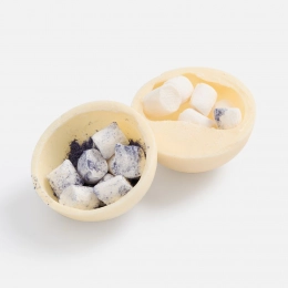 Chocolate bomb Sweet Spot, blue matcha