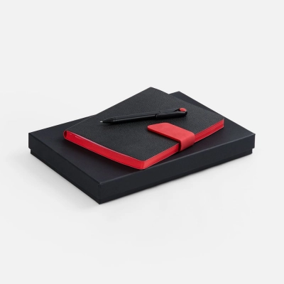 
                                                Boom set, black with red.
                                                