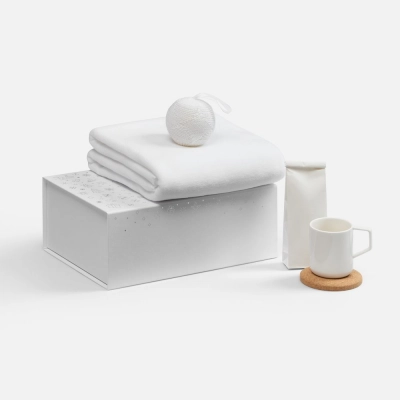 
                                                Dream Year set, white
                                                