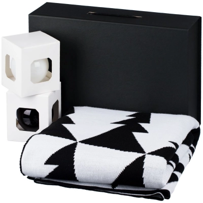 
                                                Dancing Queen set, black and white.
                                                