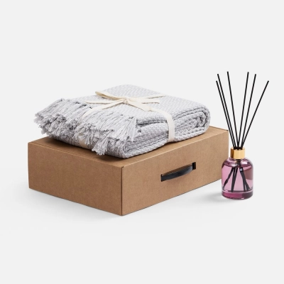 
                                                Heimstad set, light gray.
                                                