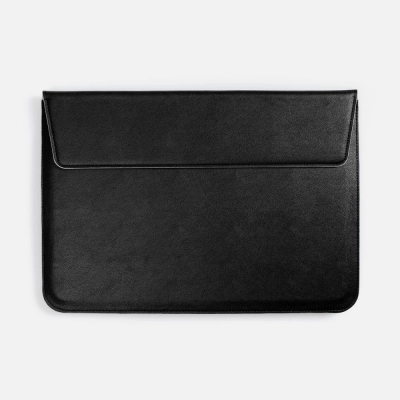 
                                                Petrus black laptop case.
                                                