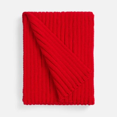
                                                HappyGo red scarf.
                                                