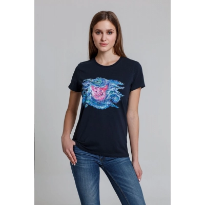 
                                                Women's T-shirt 
