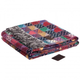 Burgundy Illinois blanket.