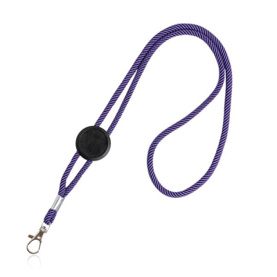 
                                            Adjustable leash with carabiner
                                            