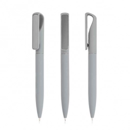 Pen with a mirrored clip / Merhon