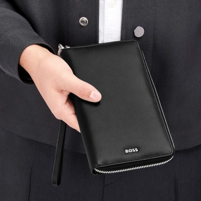 
                                                Travel Briefcase Classic Smooth Black
                                                