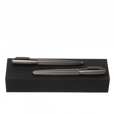 
                                                Gift Set HUGO BOSS Rollerball Pen and Fountain Pen - HSY6032 + HSY6035
                                                