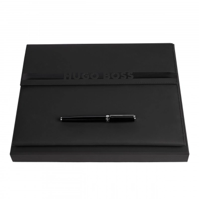 
                                                Подарочный набор HUGO BOSS: перьевая ручка и папка формата A4 - HDF309A + HSN2542A
                                                