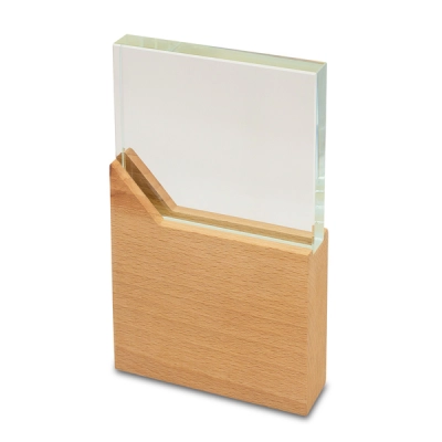 
                                            Kingston Trophy, colorless
                                            