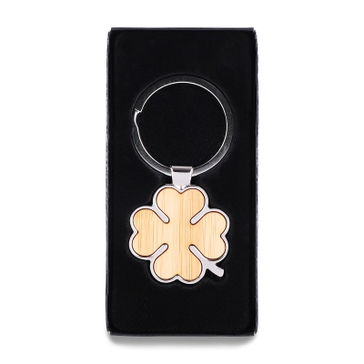 
                                                Брелок Bray Clover, коричневый
                                                