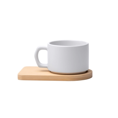 
                                                MUG GEISA WHITE
                                                