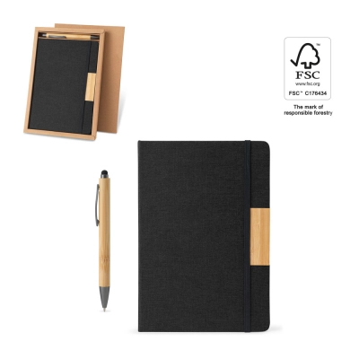 
                                                HOMERO. Set consisting of a hardcover A5 notepad and a bamboo ballpoint
                                                
