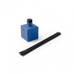 YEUN. Diffuser sticks in glass bottle