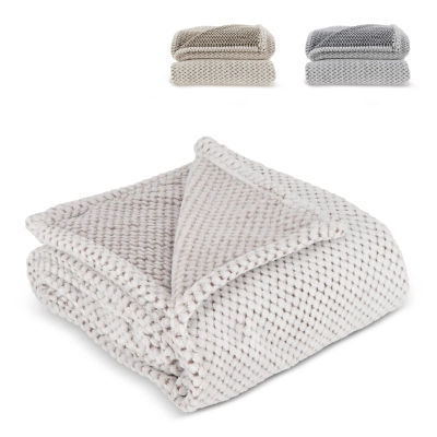 
                                            Sagaform Anni R-PET fleece blanket
                                            