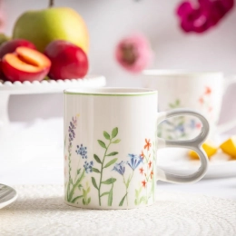 Фарфоровая кофейная кружка 370 мл