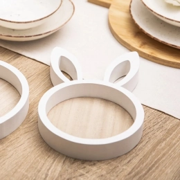 Деревянная тарелка с ушками