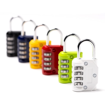 
                                            PADLOCK MILVIA BLACK
                                            