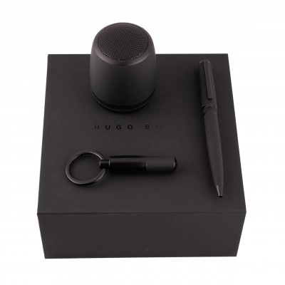 
                                                Hugo Boss set, ballpoint pen, keychain and speaker
                                                