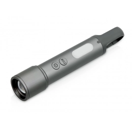 Rechargeable flashlight with adjustable focus 