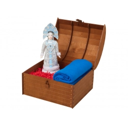 Подарочный набор: кукла фарфоровая, плед флисовый