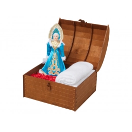 Подарочный набор: кукла фарфоровая, плед флисовый