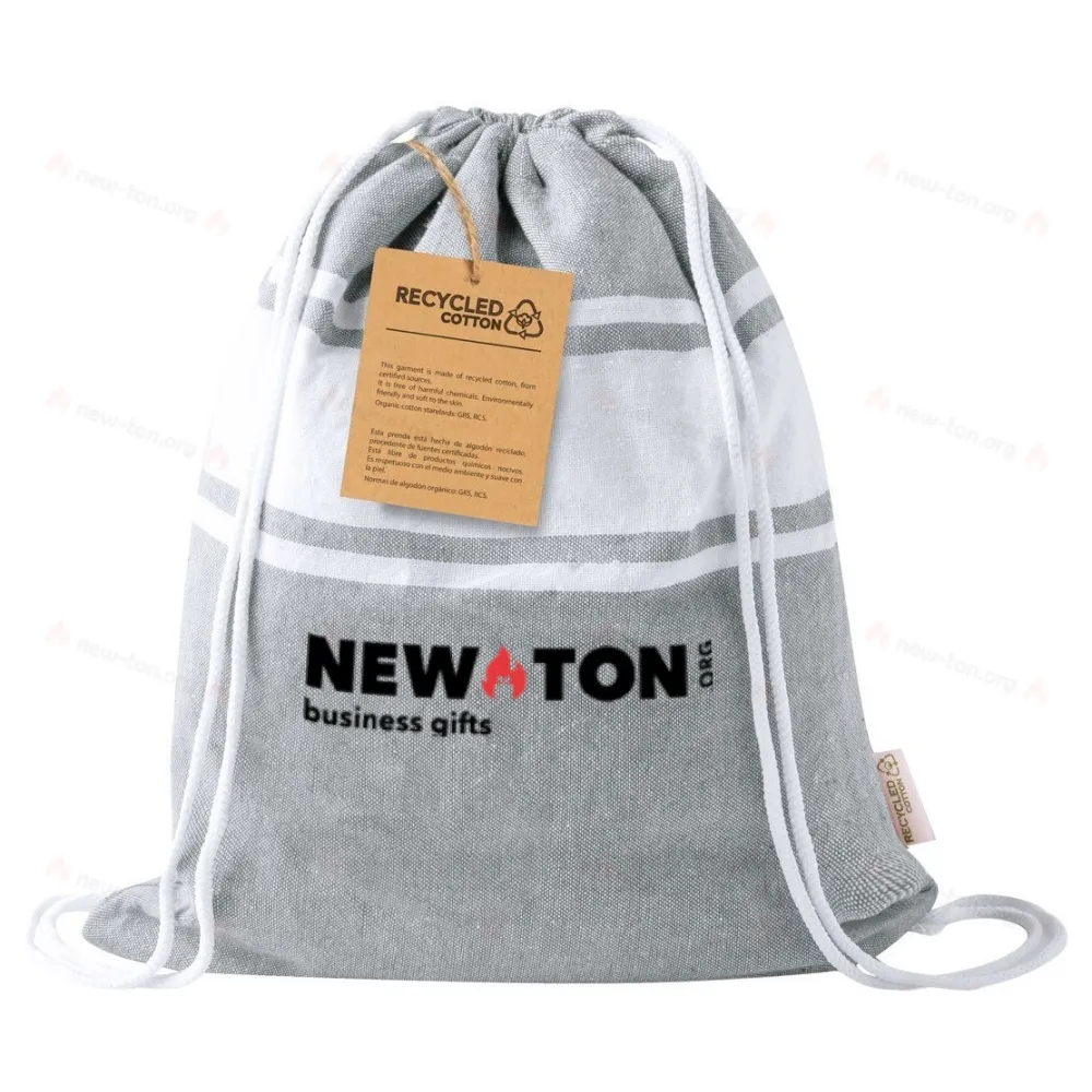 
                                                beach towel and drawstring bag
                                                