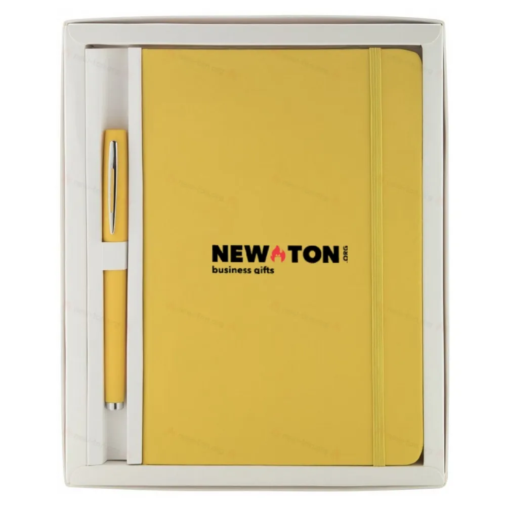 Блокнот с ручкой