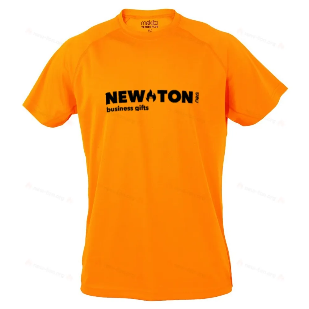 Спортивная футболка