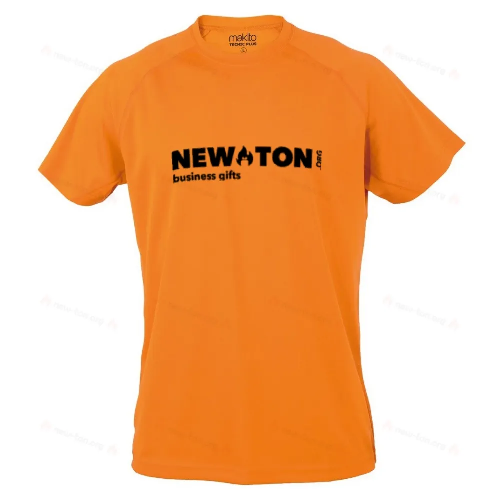 Спортивная футболка