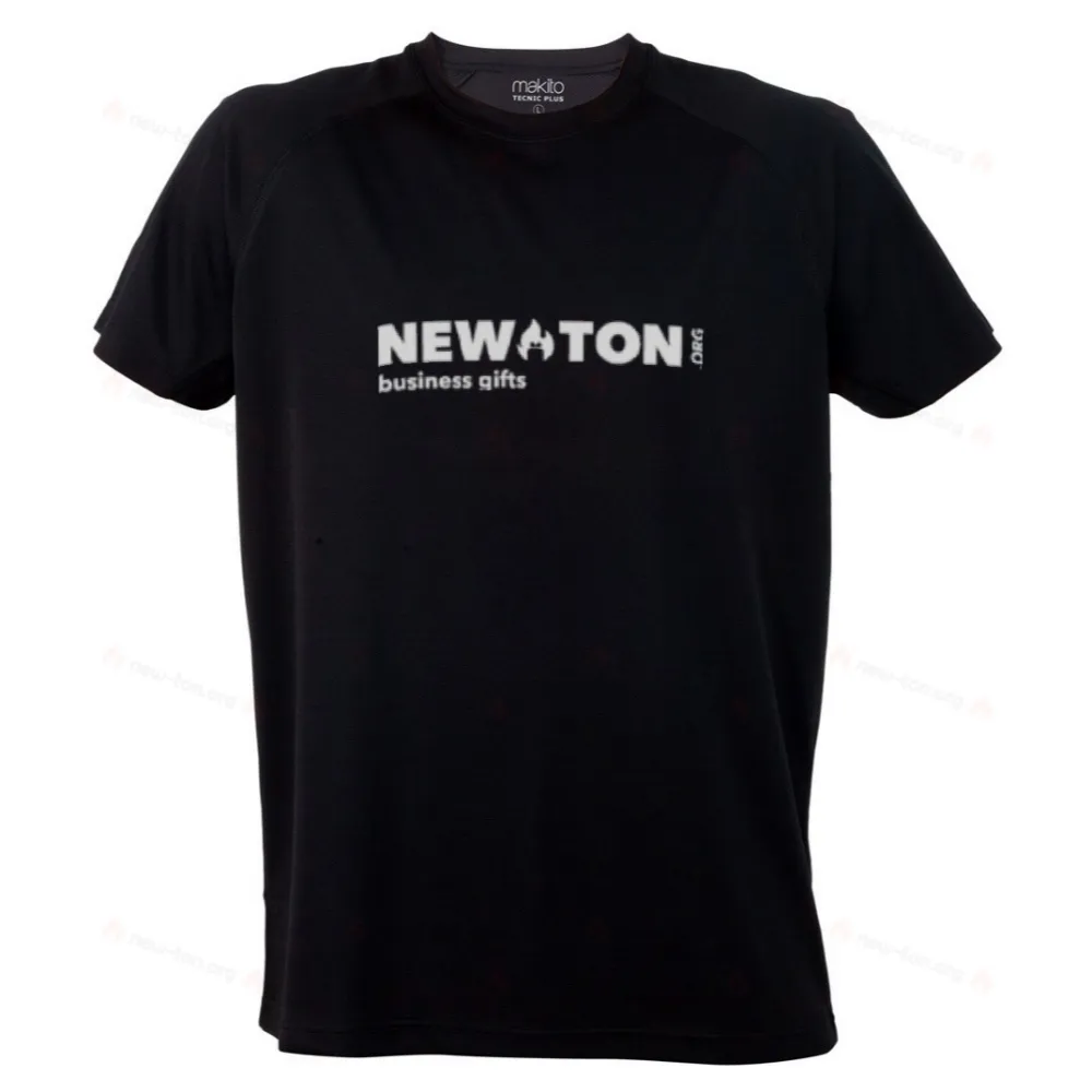 Спортивная футболка