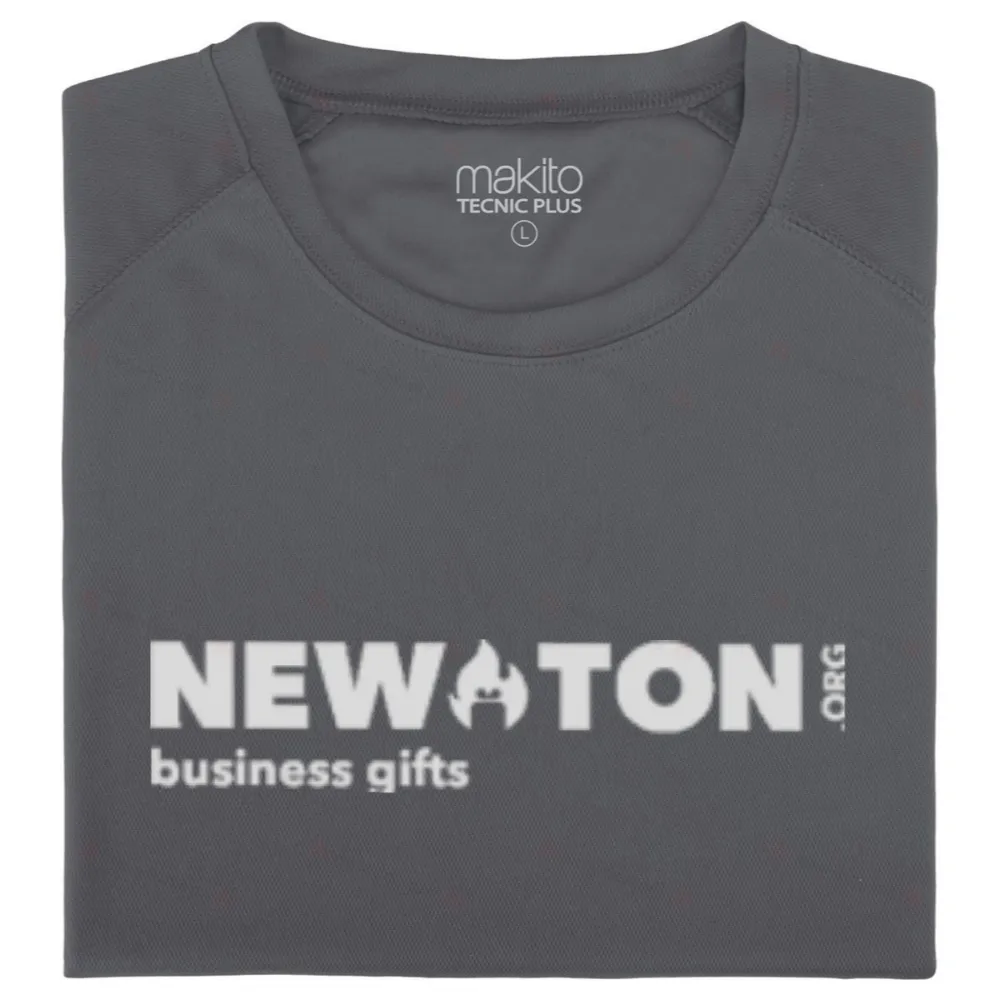 Спортивная футболка