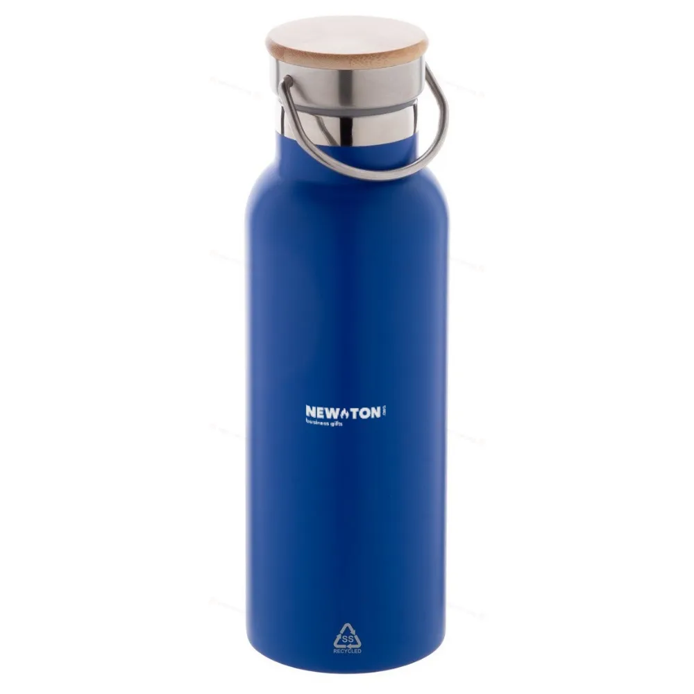 
                                            Изолированная бутылка
                                            