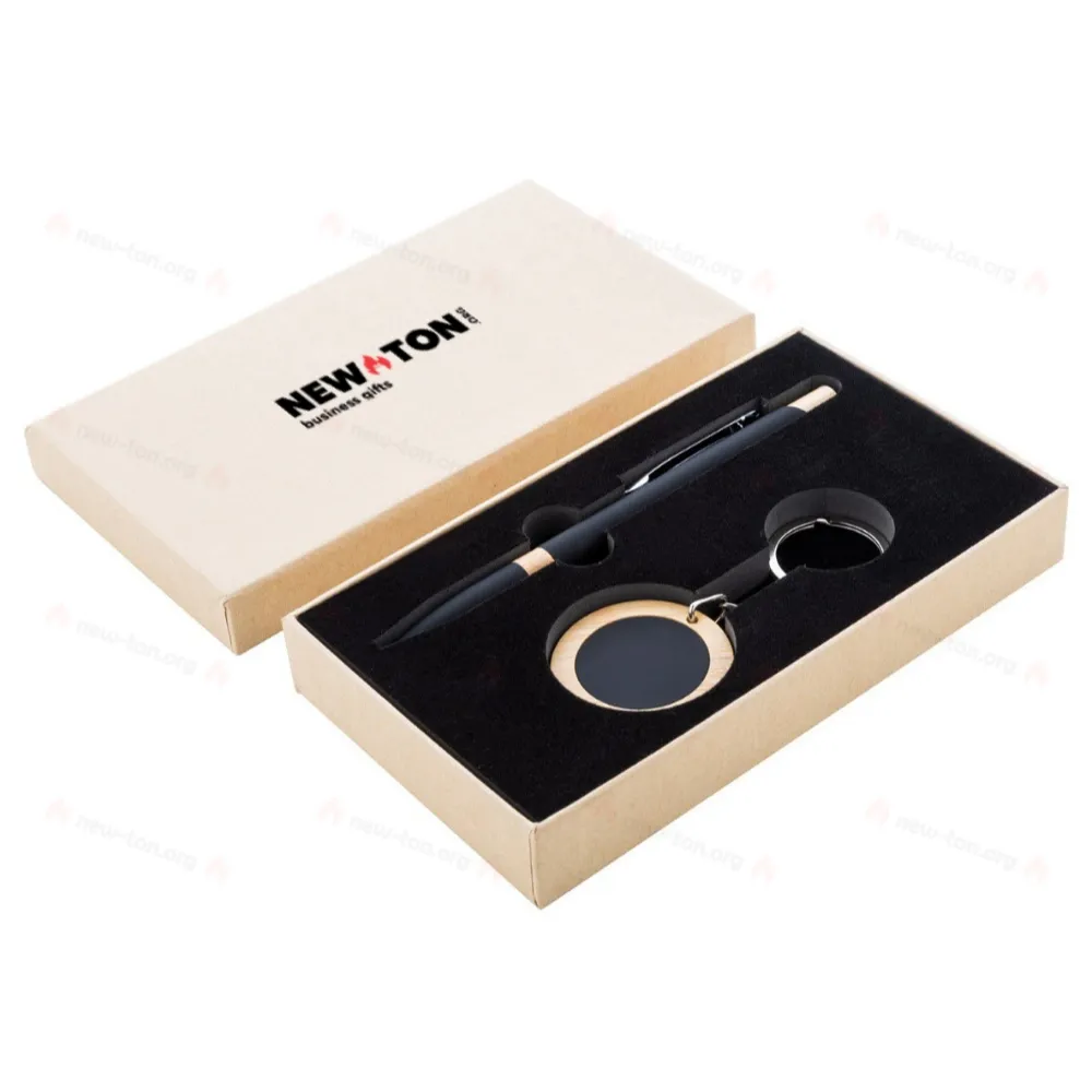 Набор из ручки и брелока