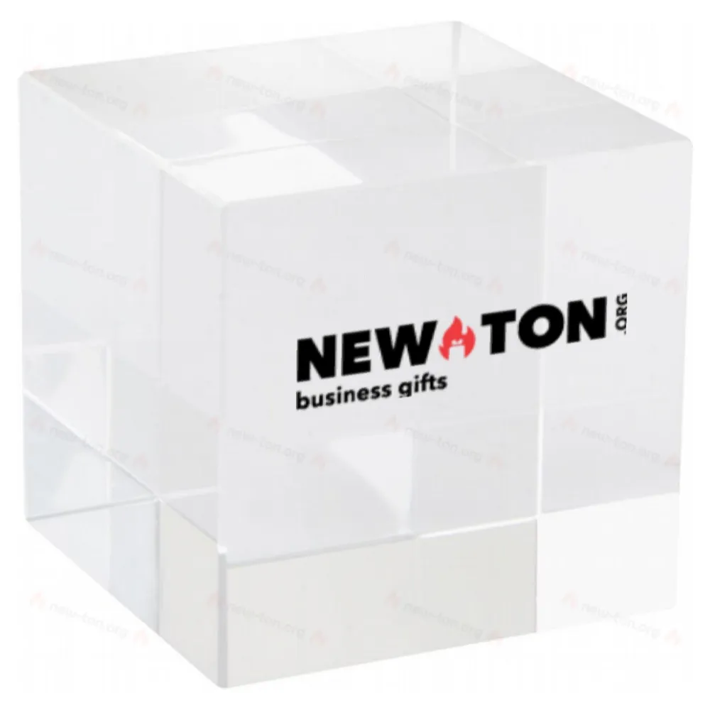 Стеклянный куб