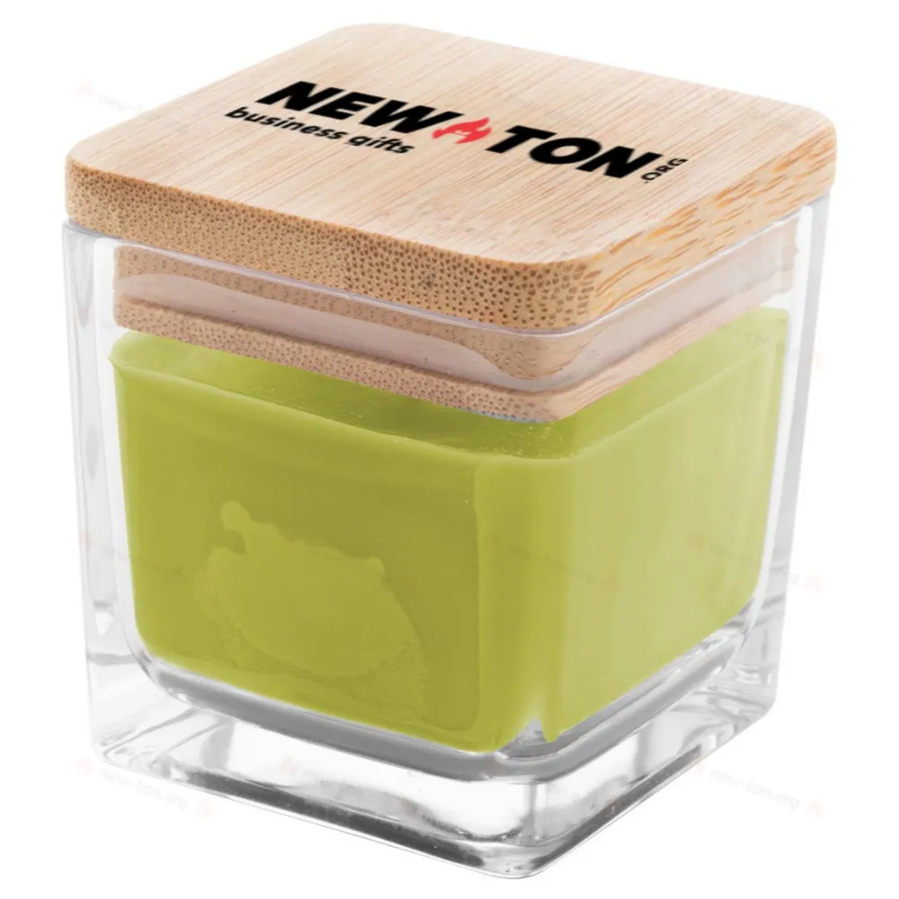 Свеча, зеленое яблоко