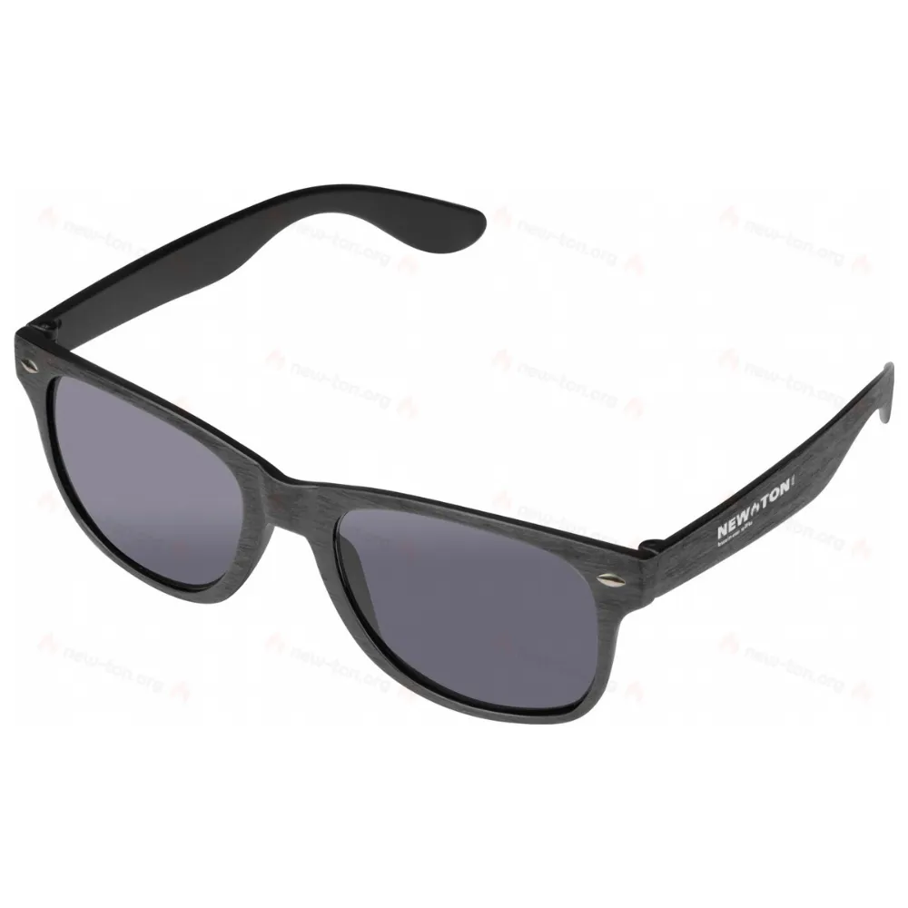 
                                                Sunglasses with UV 400 protection
                                                