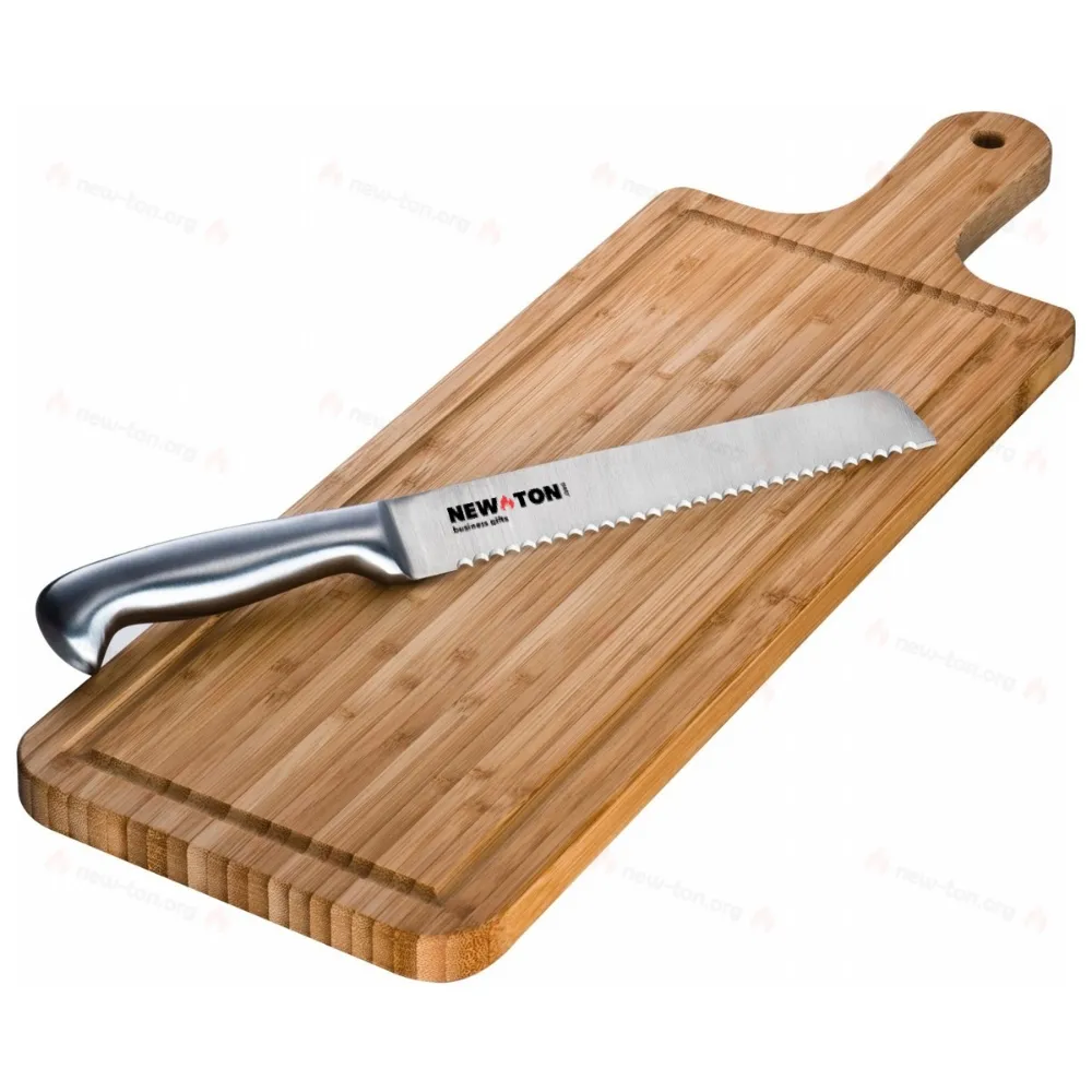 Доска из бамбука с ножом