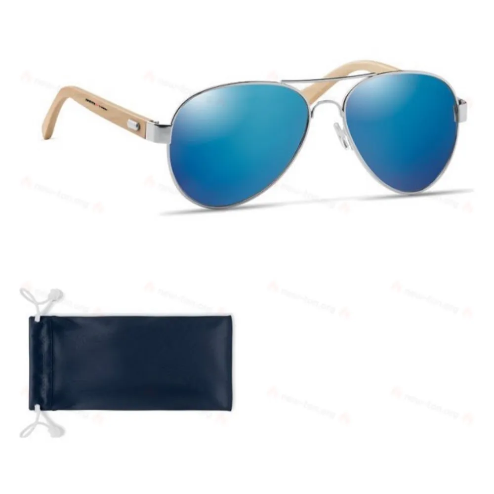 Очки солнцезащитные в чехле