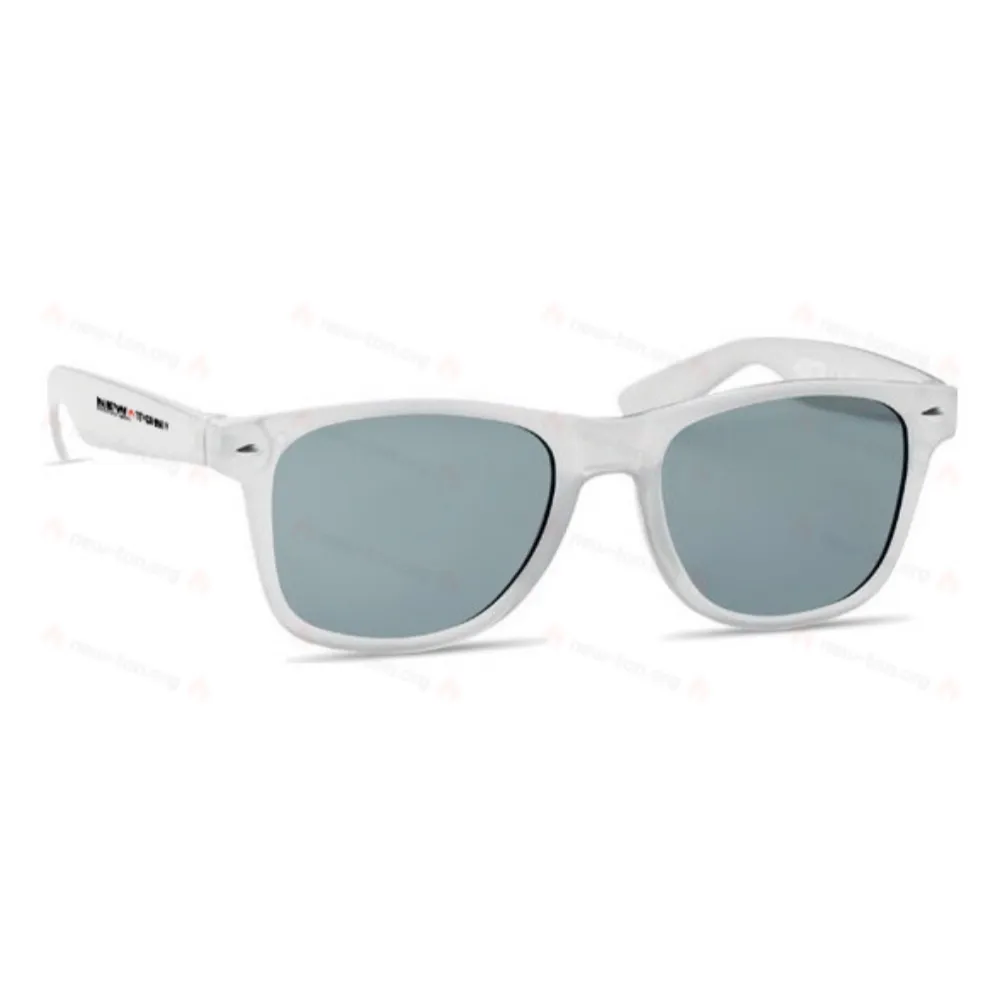 Очки солнцезащитные