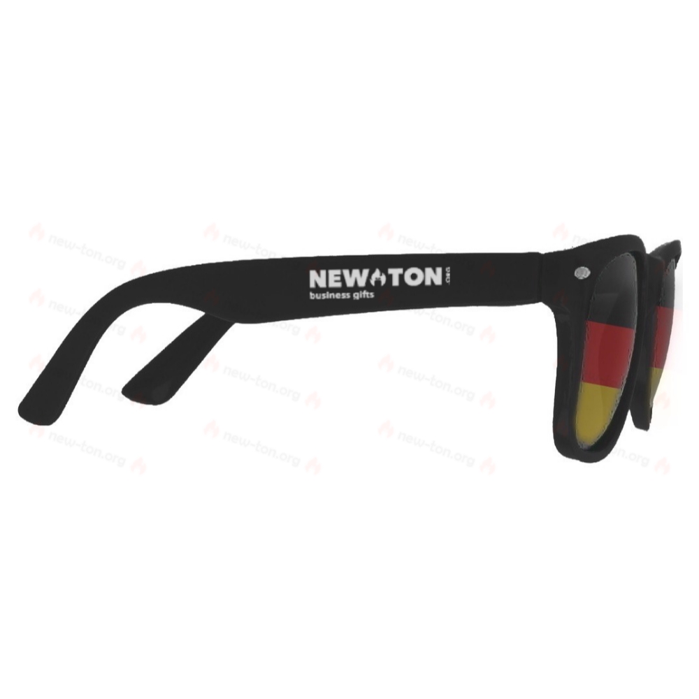 Очки солнцезащитные